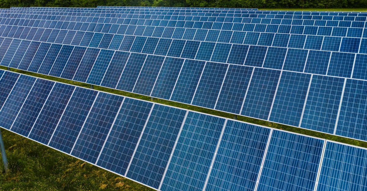 Comparing BIPV with Traditional Solar Panel Installations