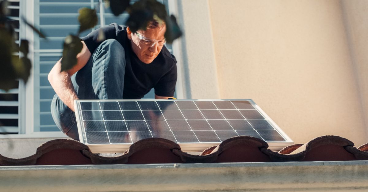 Evaluating Different Wiring Options for Efficient Solar Energy Transfer