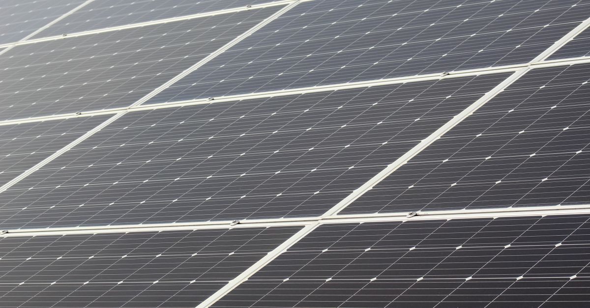 Factors Influencing the Efficiency of Polycrystalline Solar Panels