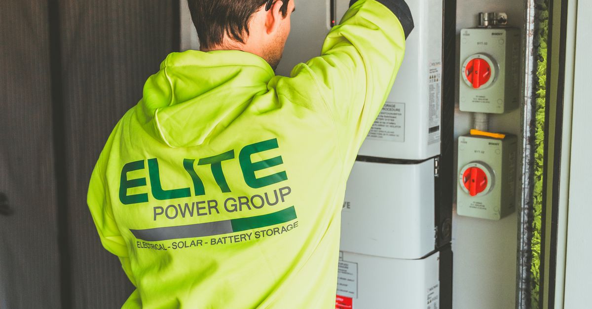 Safety Precautions When Handling Electrical Components in Solar Installations