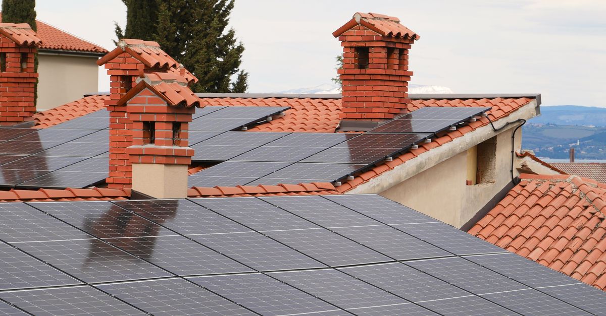 Techniques for Ensuring Bonding and Grounding in Solar Installations